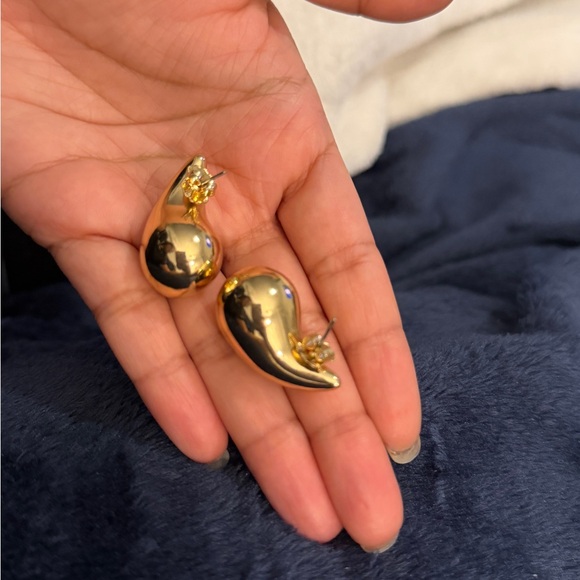 BaubleBar Shiny Gold Teardrop Earrings - Picture 8 of 8